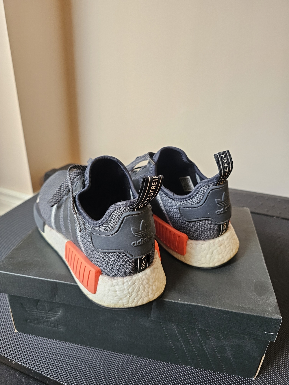 Adidas NMD R1 - Picture 3 of 9